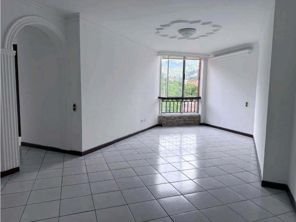 SE VENDE APARTAMENTO EN SECTOR CAMINO VERDE.