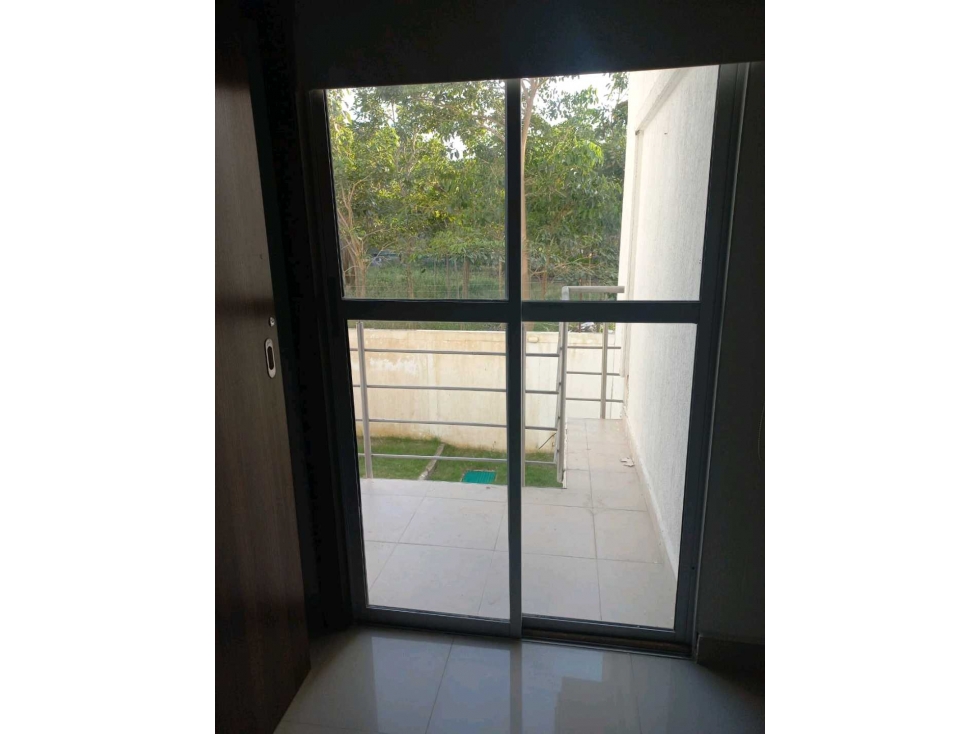 SE VENDE APARTAMENTO EN SEGUNDO PISO CERCA A PICACHO — foto 2