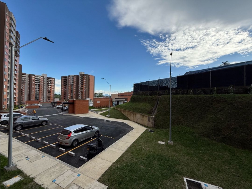 Se vende apartamento en Senderos de San Silvestre con cuarto útil — foto 2