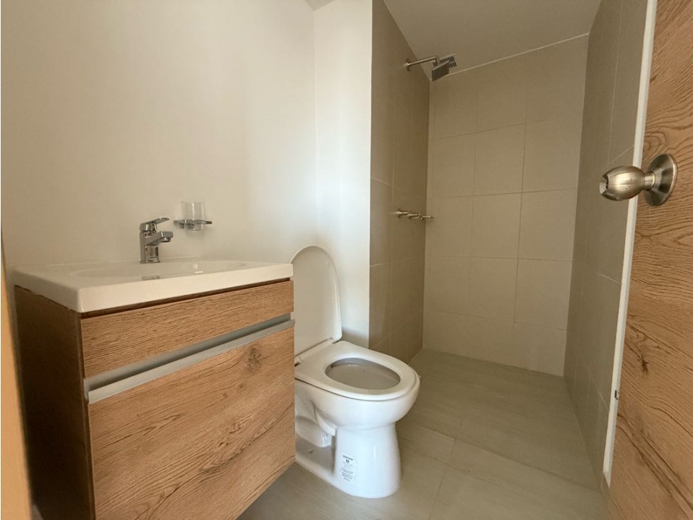 Se vende apartamento en Senderos de San Silvestre con cuarto útil — foto 6