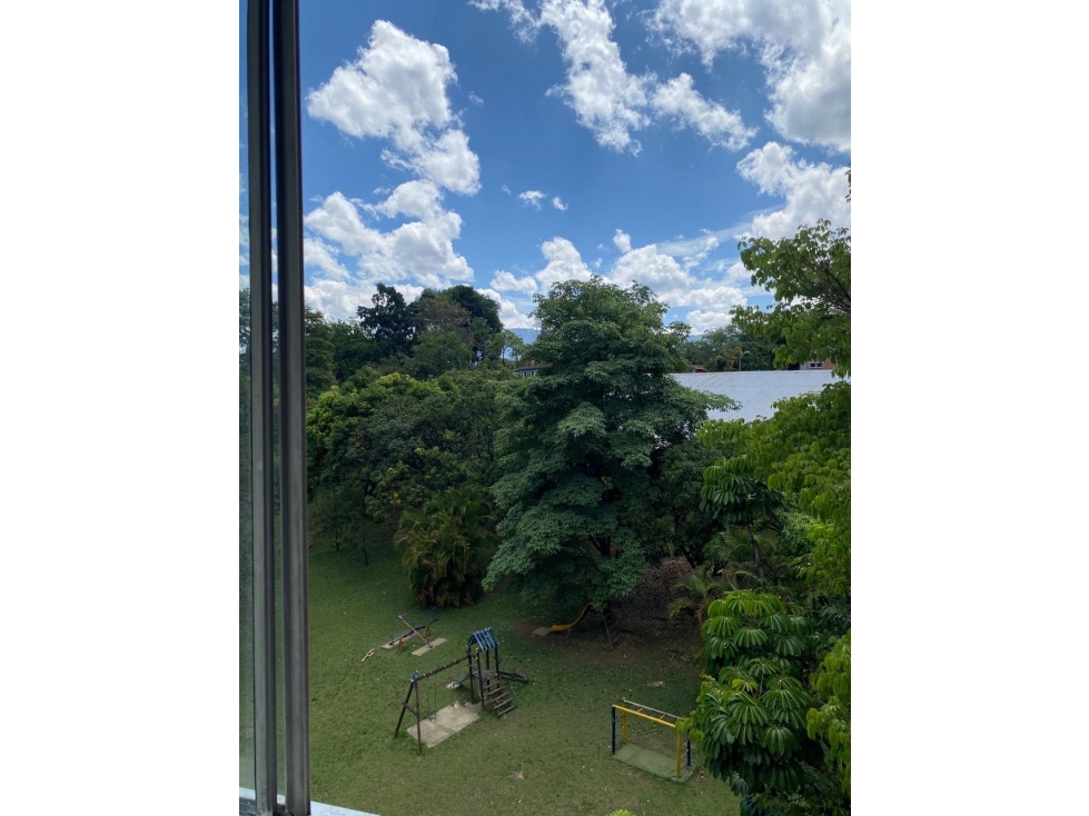 VENDE HERMOSO APARTAMENTO en Santa Mónica 2 Medellín
