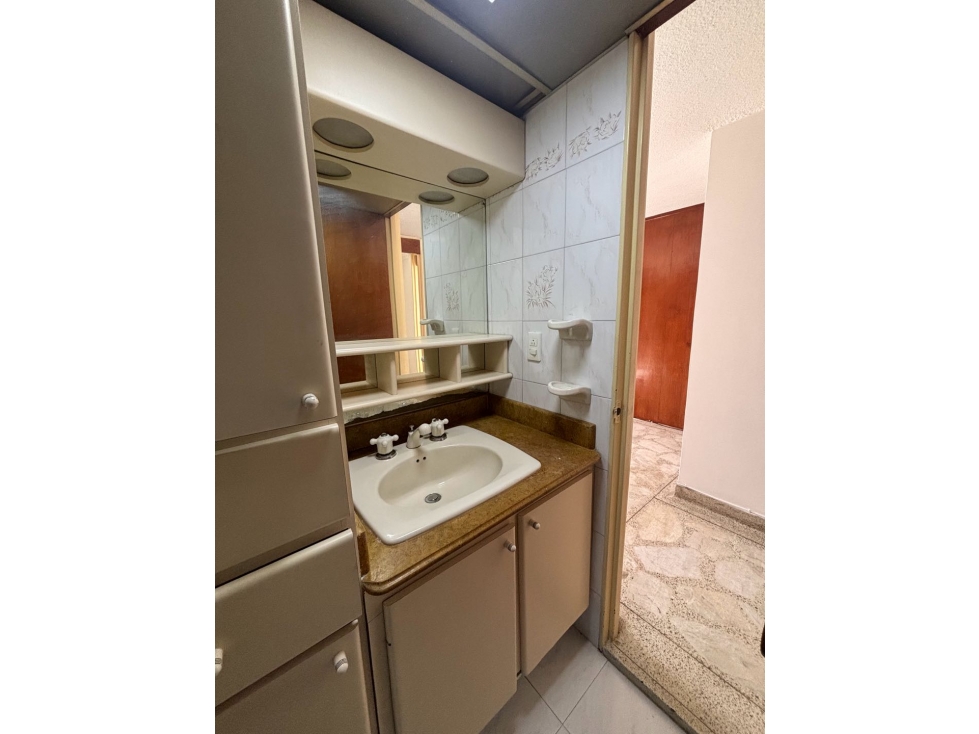 Se vende apartamento en Velódromo cerca a la estación la Floresta — foto 4