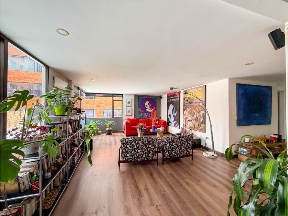 Se vende apartamento espectacularmente remodelado en La Cabrera