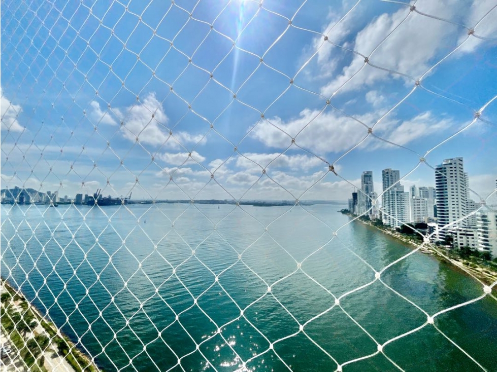 SE VENDE APARTAMENTO FRENTE A LA BAHIA DE CARTAGENA. BOCAGRANDE