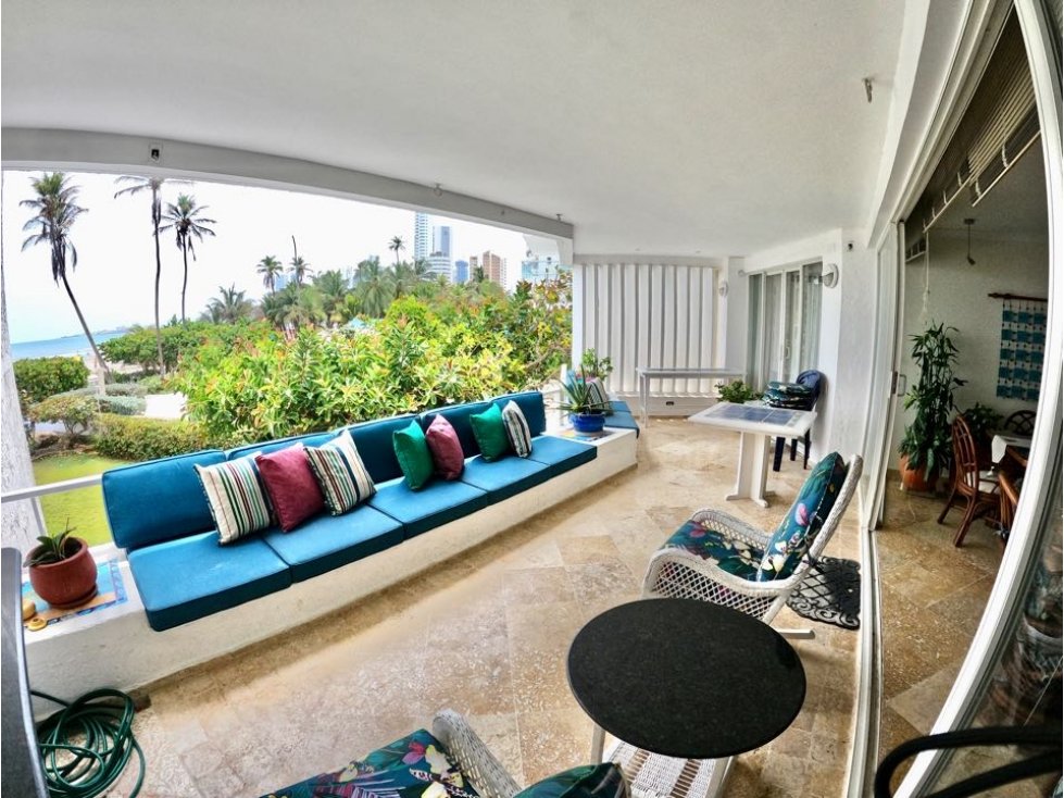 APARTAMENTO FRENTE AL MAR, 3 ALCOBAS, EDIFICIO EL LAGUITO