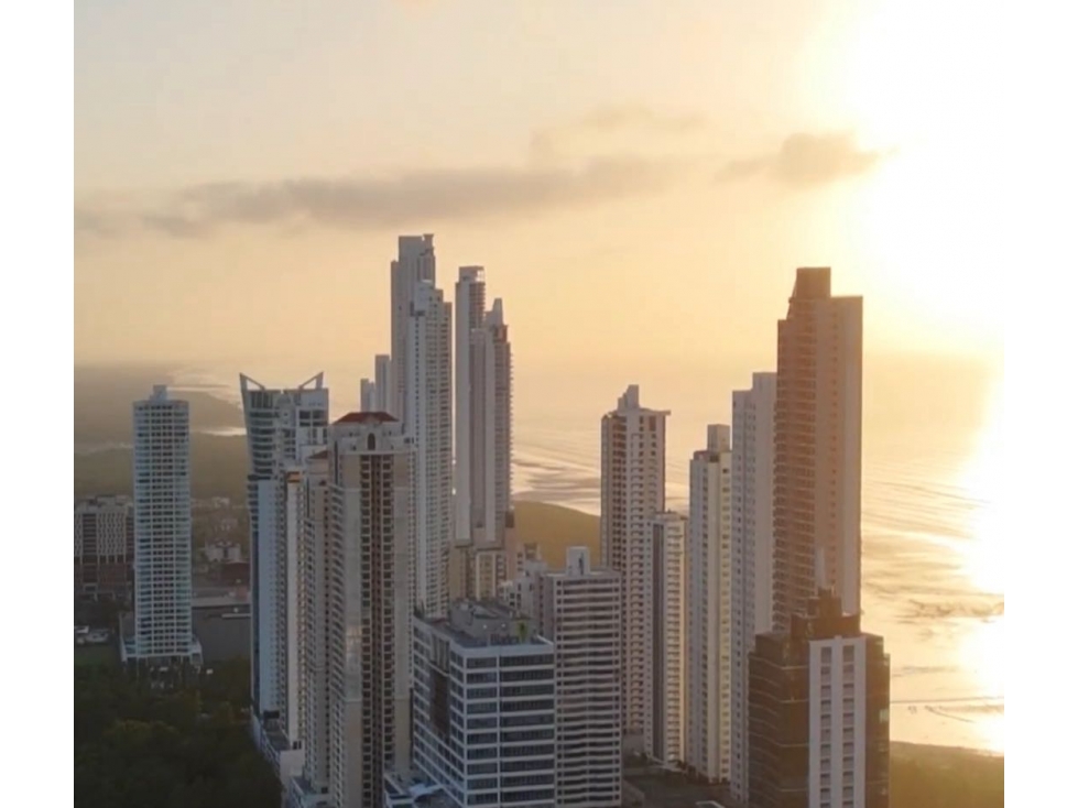 SE VENDE APARTAMENTO FRENTE AL MAR COSTA DEL ESTE