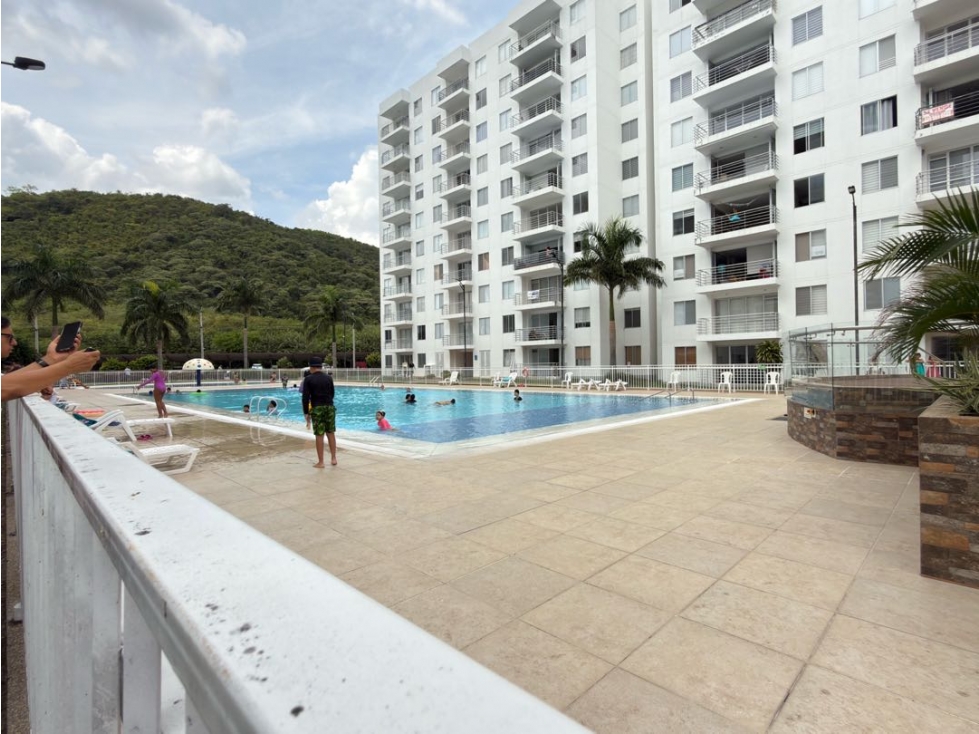 SE VENDE APARTAMENTO GIRARDOT CON GARAJE.