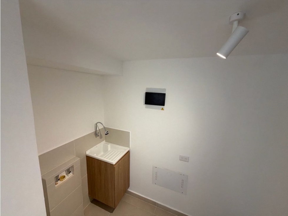 SE VENDE APARTAMENTO LA CEJA LA HEREDIA 3Er PISO CON ASCENSOR — foto 6