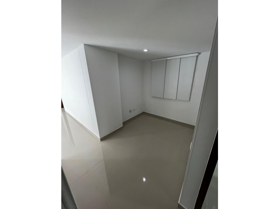 SE VENDE APARTAMENTO LOS CRISTALES QUINTO PISO — foto 3