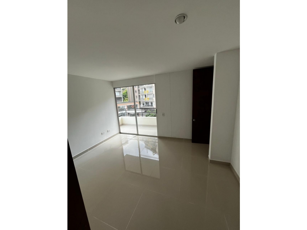 SE VENDE APARTAMENTO LOS CRISTALES QUINTO PISO — foto 5