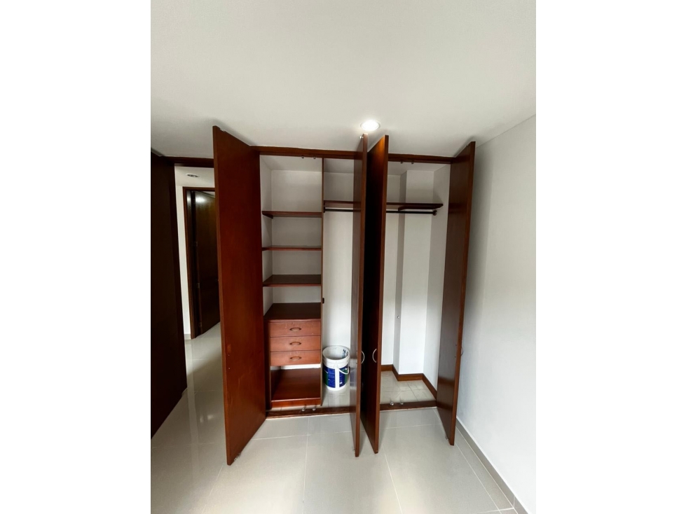 SE VENDE APARTAMENTO LOS CRISTALES QUINTO PISO — foto 6