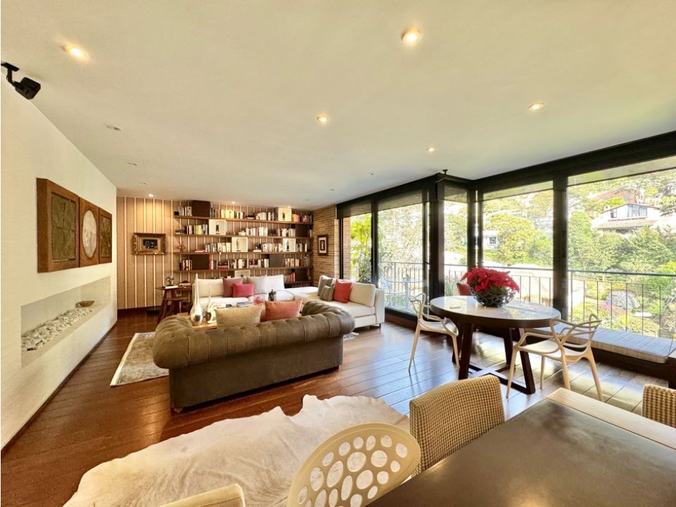 SE VENDE APARTAMENTO MODERNO CON VISTA ESPECTACULAR EN EL REFUGIO