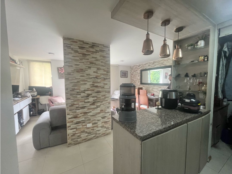 Se vende APARTAMENTO, muy amplio, Calarca Quindio.
