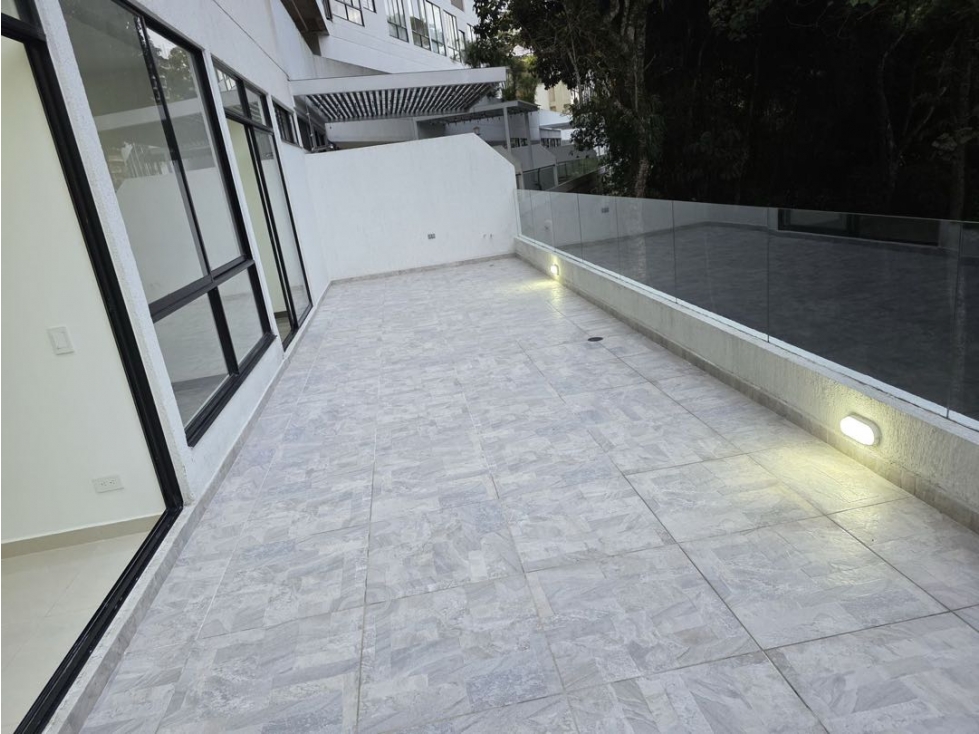 Se vende TOWN HOUSE, nuevo !!! Av 19 norte . — foto 4