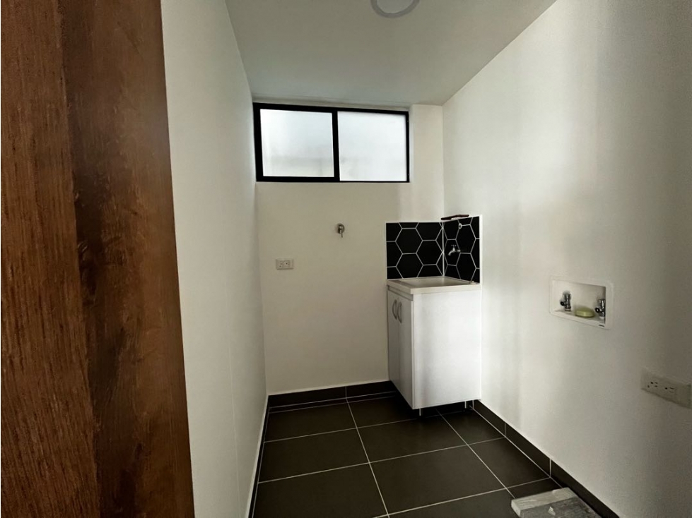 SE VENDE APARTAMENTO NUEVO CERCA CENTRO COMERCIAL MAYORCA — foto 6