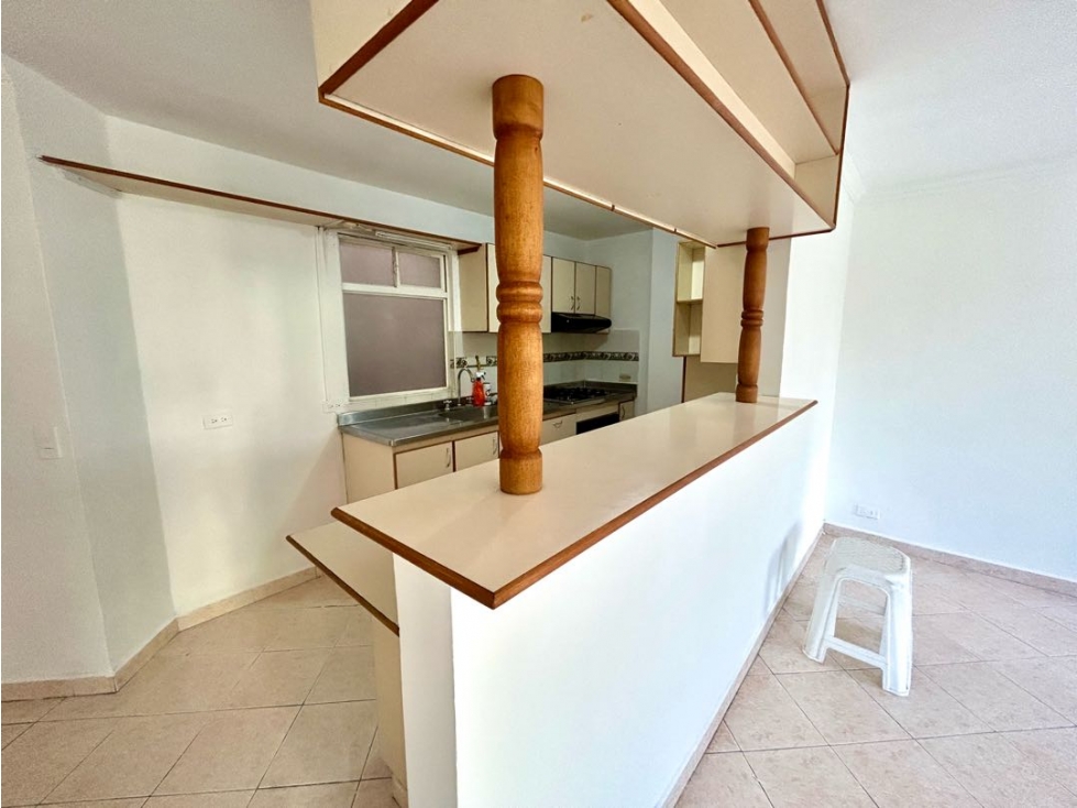 SE VENDE APARTAMENTO PARA REFORMAR EN LAURELES ALMERÍA — foto 6