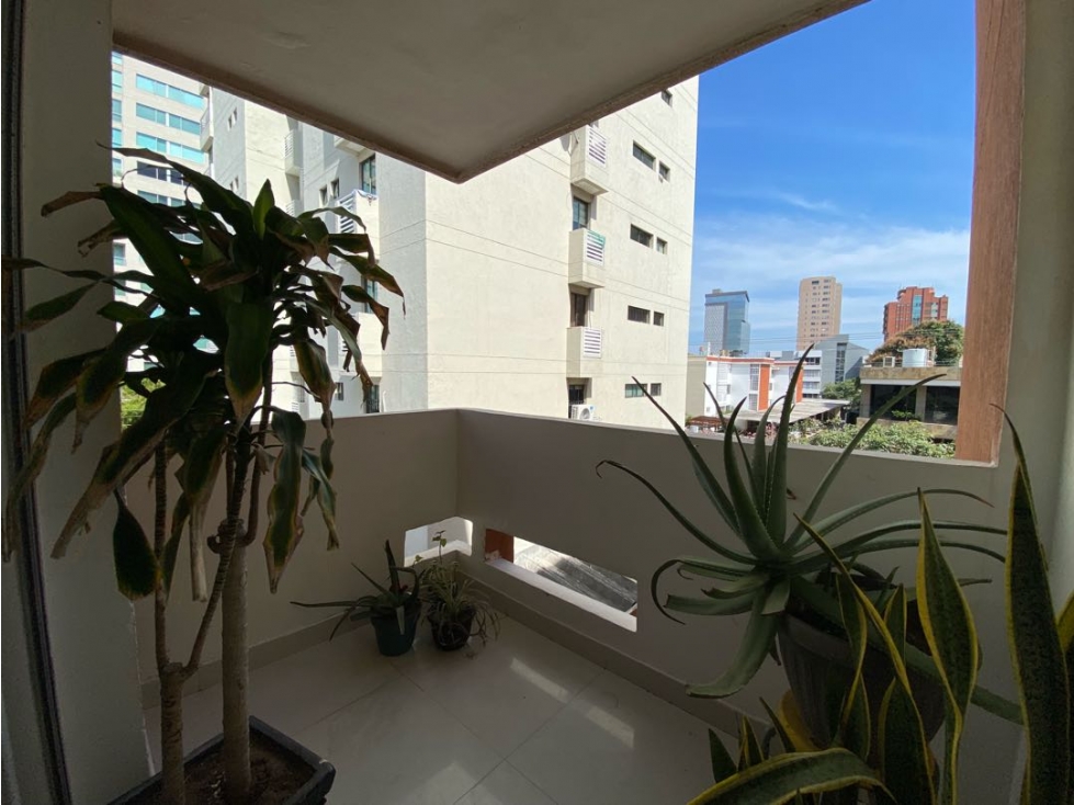 SE VENDE APARTAMENTO PISO 3 ACCESO ESCALERAS BARRIO RIOMAR — foto 3
