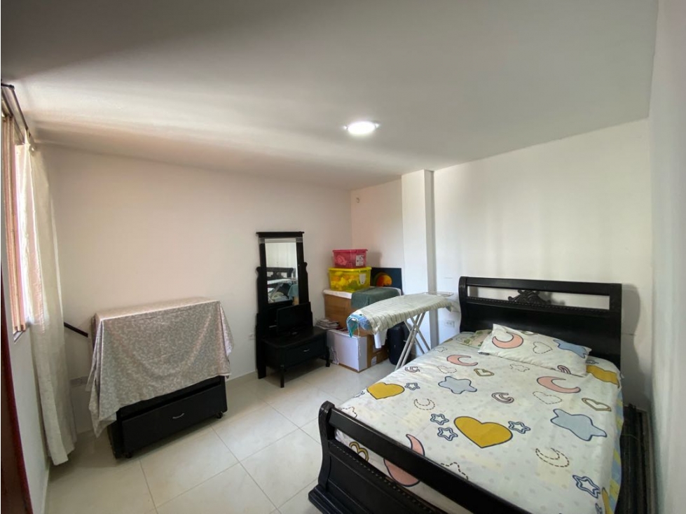 SE VENDE APARTAMENTO PISO 3 ACCESO ESCALERAS BARRIO RIOMAR — foto 5