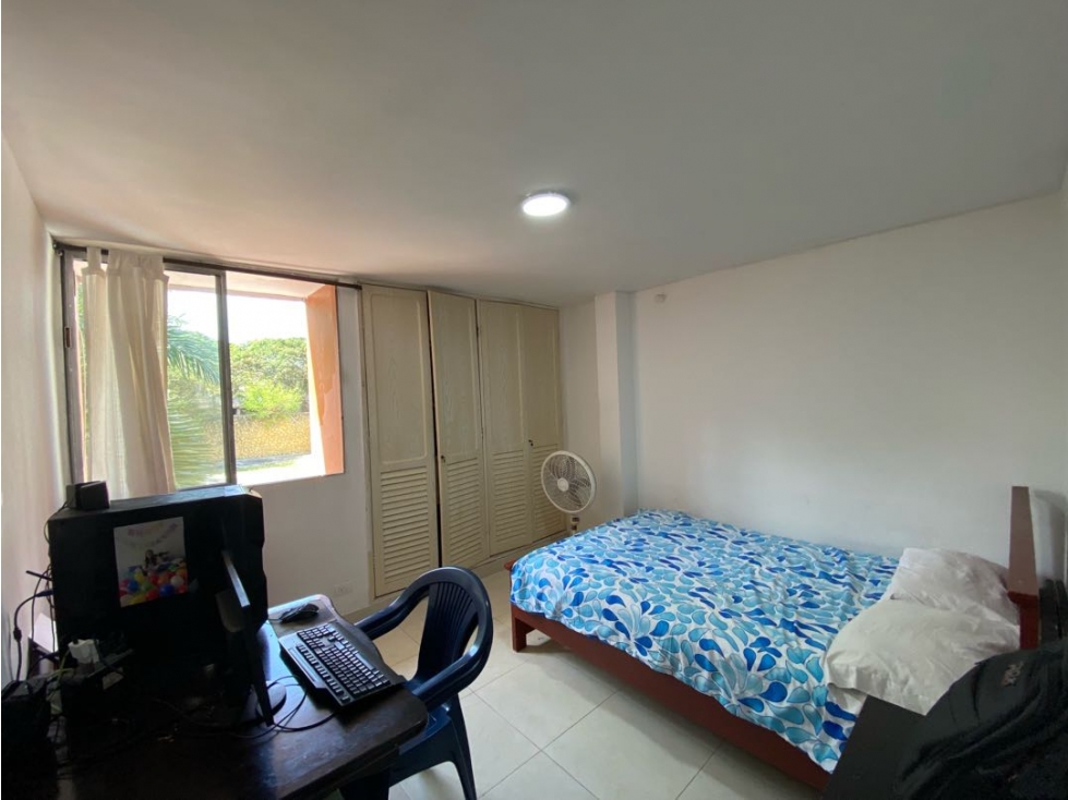 SE VENDE APARTAMENTO PISO 3 ACCESO ESCALERAS BARRIO RIOMAR — foto 6
