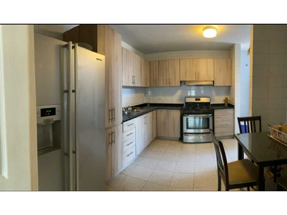 SE VENDE APARTAMENTO PISO ALTO CON LINEA BLANCA PH PLAZA REAL — foto 4