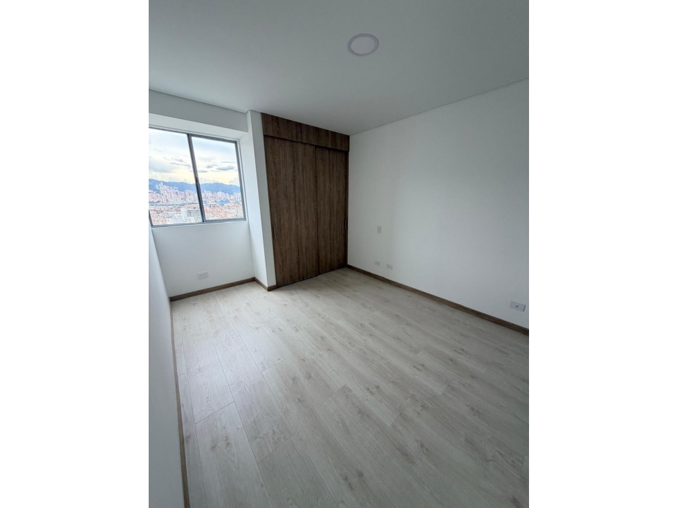 SE VENDE APARTAMENTO PISO ALTO CON VISTA EN ITAGUI URB HERBARIO — foto 5