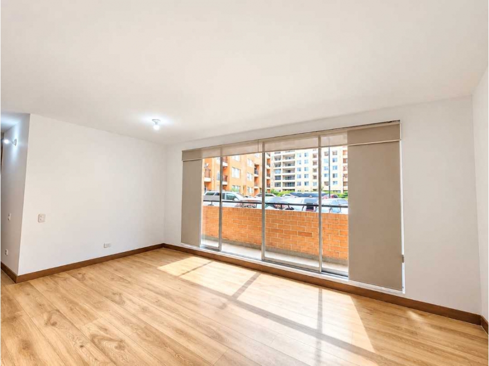 SE VENDE APARTAMENTO PRIMER PISO EN GRAN GRANADA-ENGATIVA — foto 2
