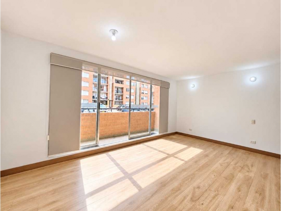 SE VENDE APARTAMENTO PRIMER PISO EN GRAN GRANADA-ENGATIVA — foto 4