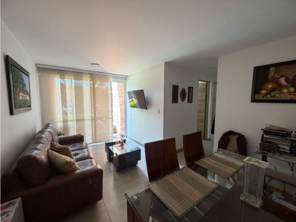 SE VENDE APARTAMENTO PRIMER PISO AVENIDA SUR