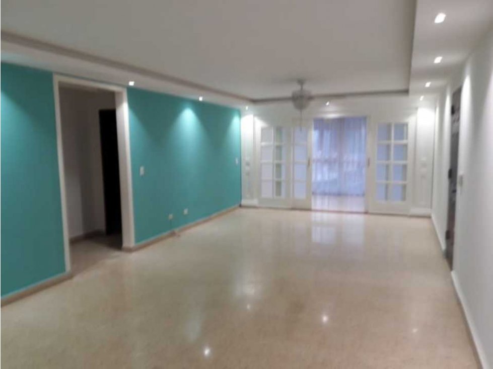 SE VENDE APARTAMENTO REFORMADO CON L/B EN PH VISTA BELLA LA CRESTA — foto 3