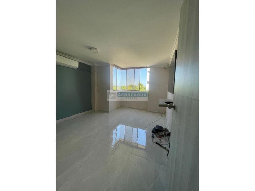 Se vende apartamento remodelado Alto Prado