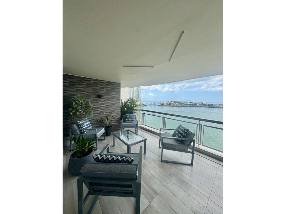 Se Vende Apartamento Remodelado en Torre del Mar, Punta Paitilla