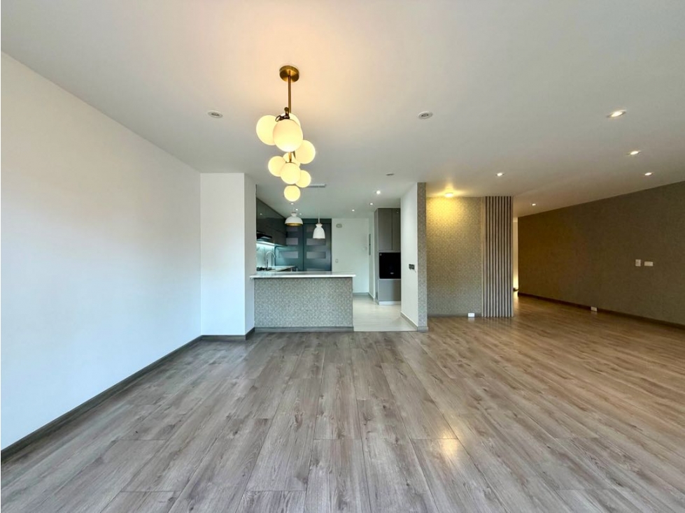 Se vende apartamento remodelado en Chicó Reservado — foto 3