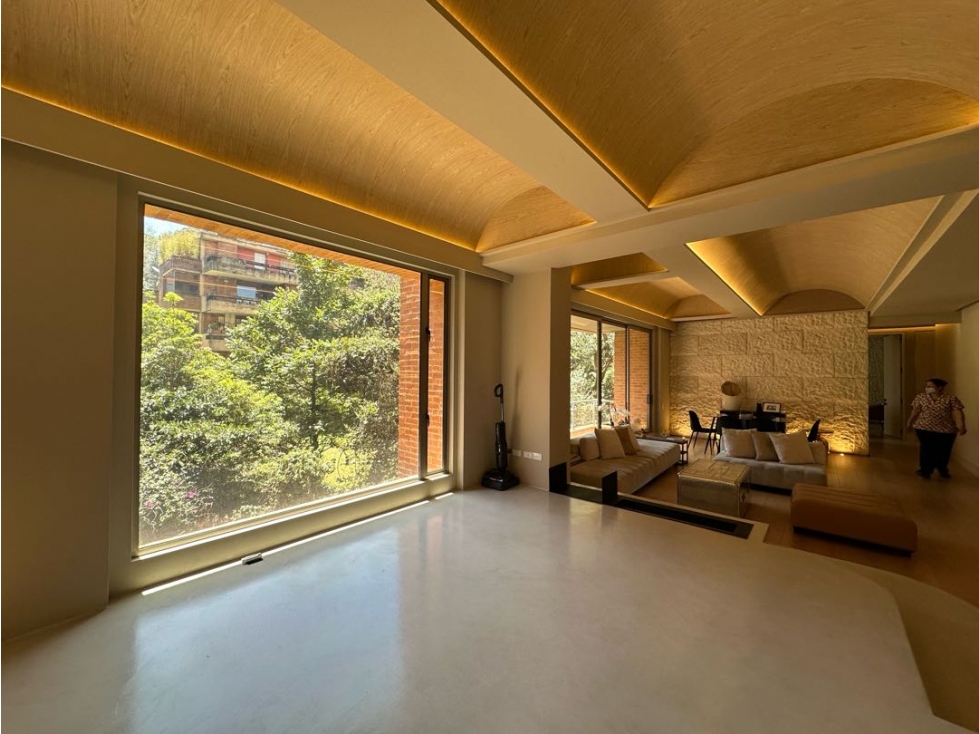 SE VENDE APARTAMENTO REMODELADO ROSALES BAJO BALCÓN 200M2 — foto 2