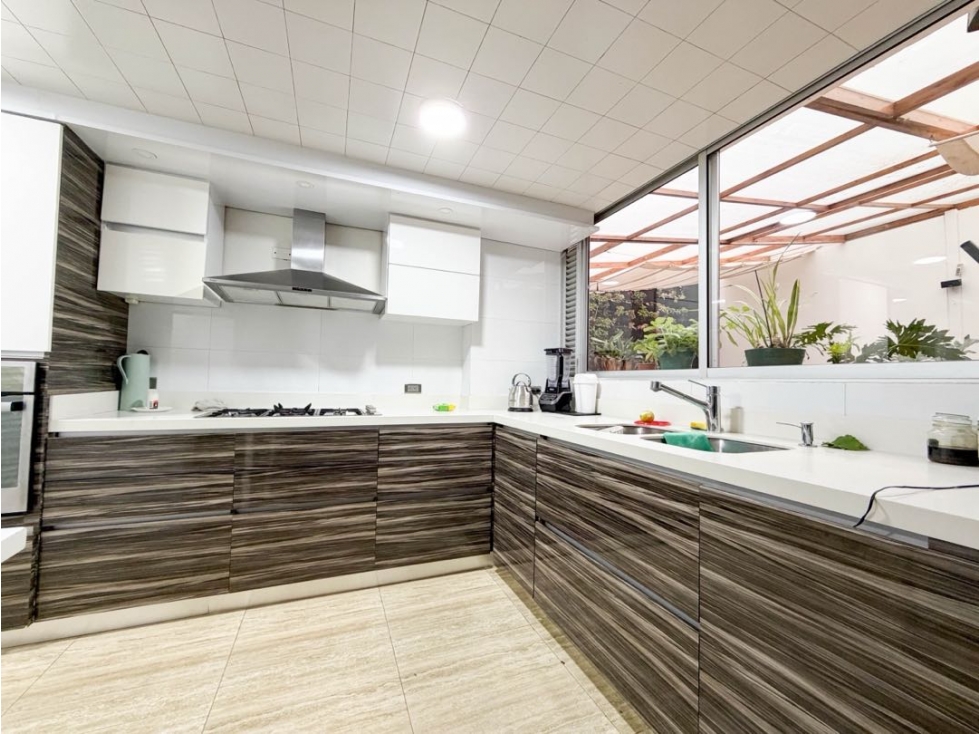 Se vende apartamento remodelado con terraza en Santa Bibiana — foto 5