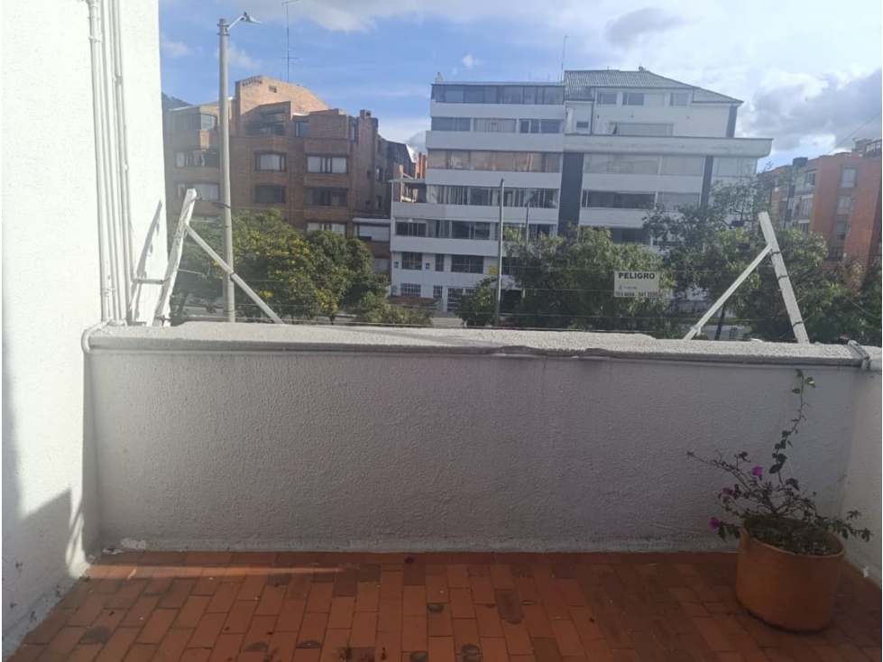 SE VENDE APARTAESTUDIO ARRENDADO CON TERRAZA EN SANTA BARBARA.P — foto 2