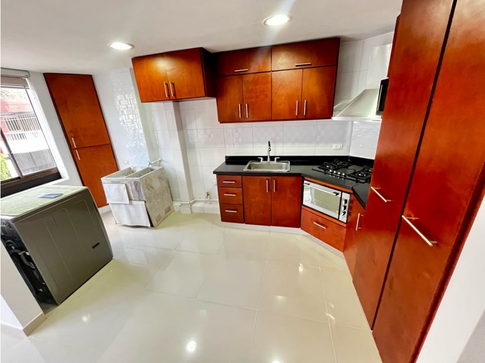 SE VENDE APARTAMENTO DE 3 HABITACIONES - SECTOR PROFESIONALES — foto 3