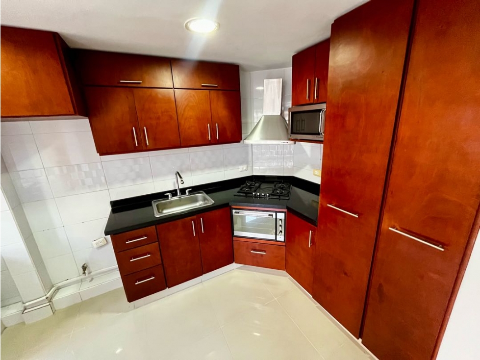SE VENDE APARTAMENTO DE 3 HABITACIONES - SECTOR PROFESIONALES — foto 4