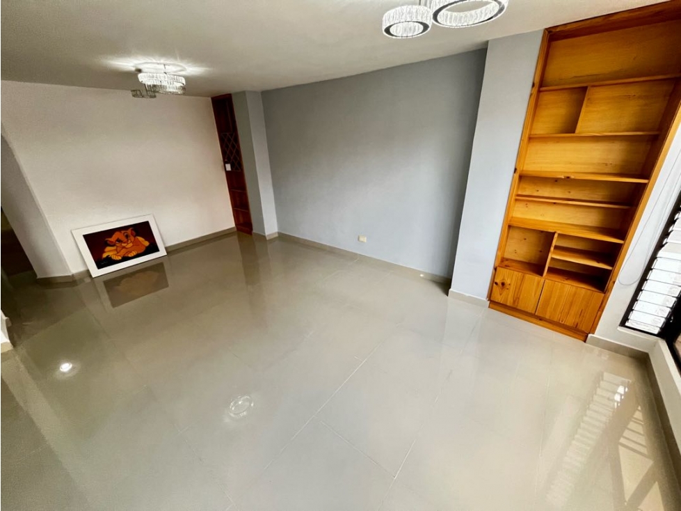 SE VENDE APARTAMENTO DE 3 HABITACIONES - SECTOR PROFESIONALES — foto 2
