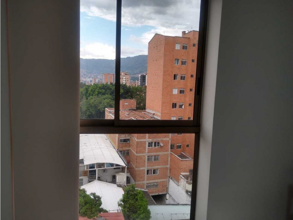 SE VENDE APARTAMENTO CERCA AL PARQUE LA FLORESTA. — foto 2