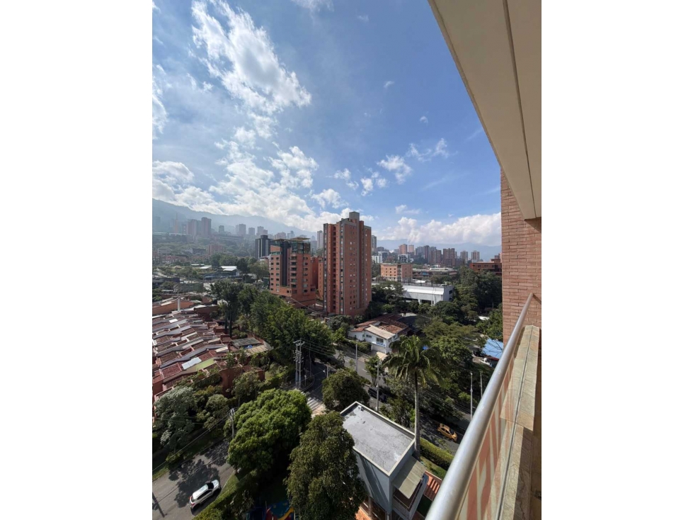 SE VENDE APARTAMENTO EN EL POBLADO SECTOR LOS PARRA. — foto 2