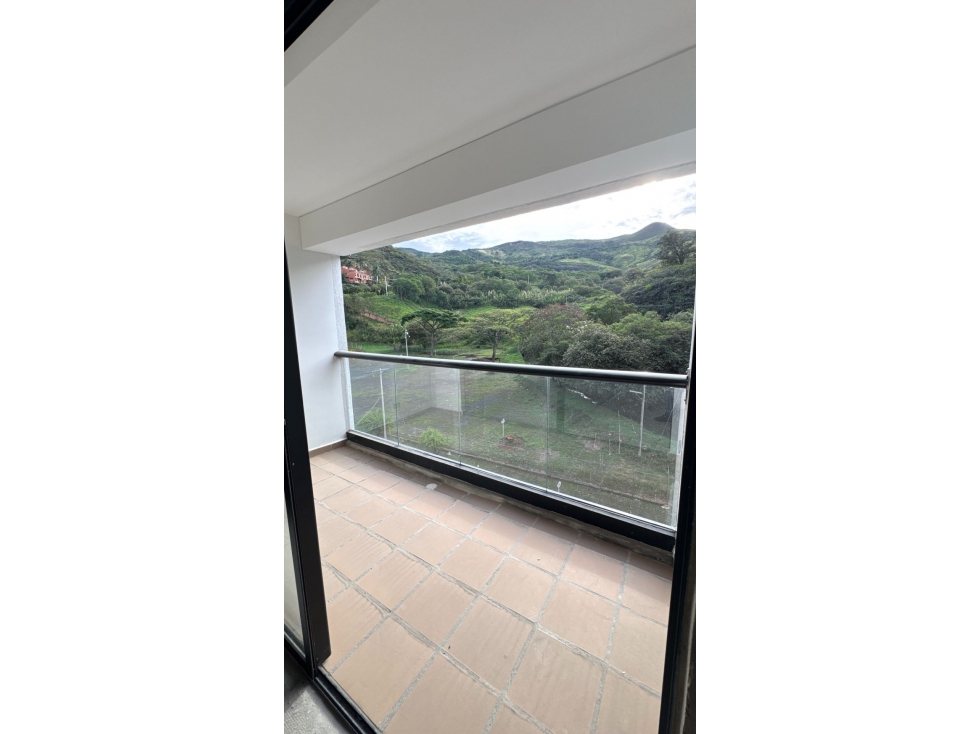 SE VENDE APARTASUITE EN CHIPICHAPE LIVING CALI — foto 4