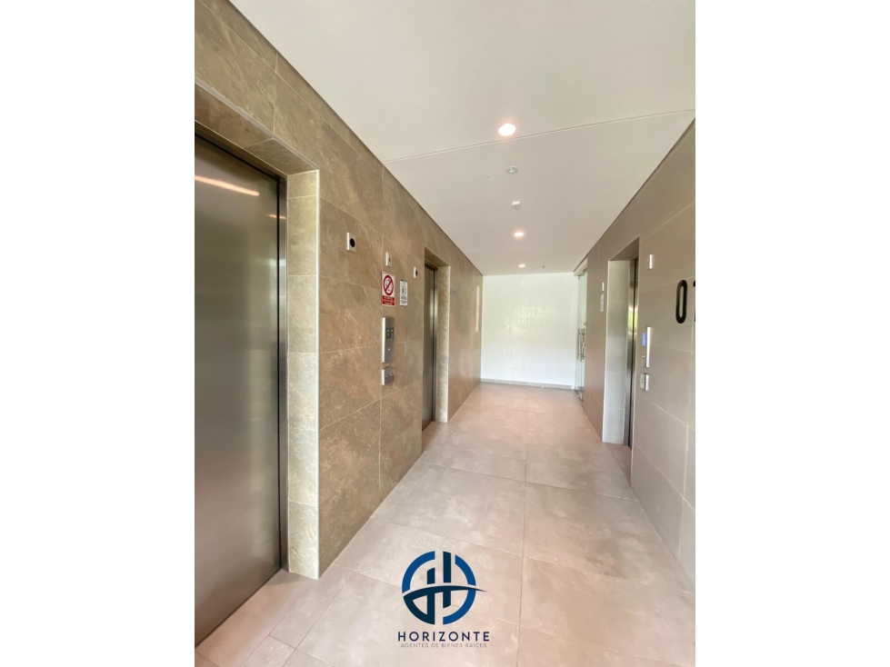 SE VENDE APARTASUITE EN SALGUERO AMOBLADO CON RENTA DE TURISMO — foto 5