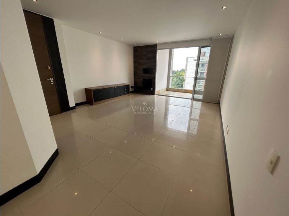 SE VENDE APARTAMENTO EN PINARES