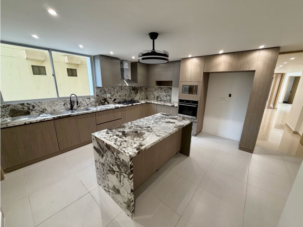 SE VENDE APTO EN ALTO PRADO REMODELADO 260mts2