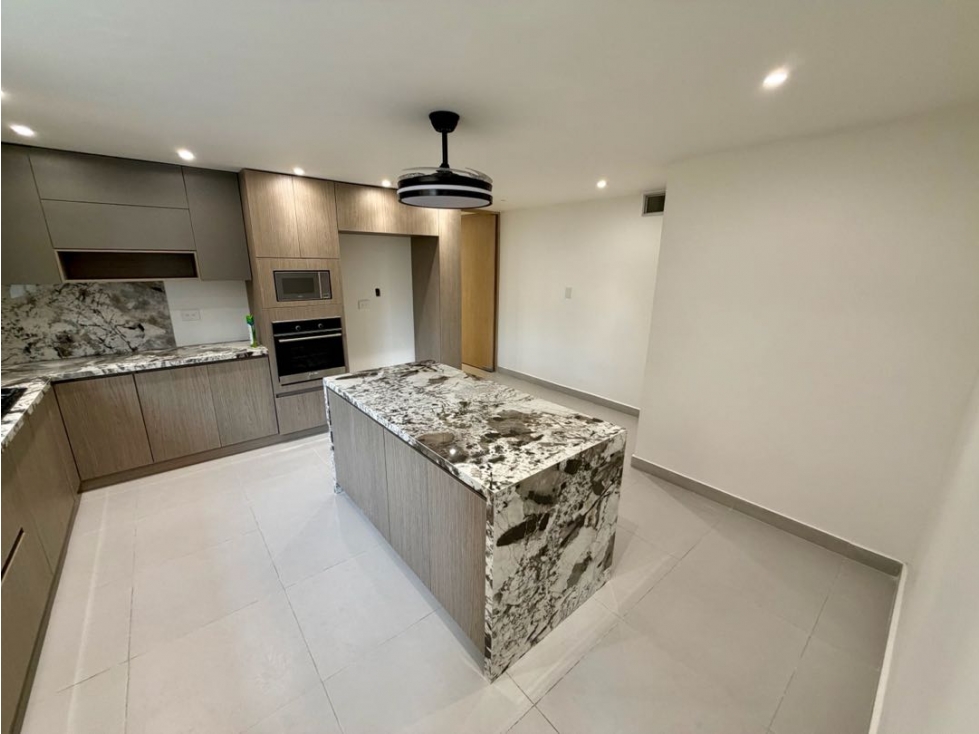 SE VENDE APTO EN ALTO PRADO REMODELADO 260mts2 — foto 3