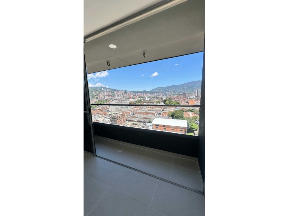 SE VENDE APTO EN CIUDAD COLTEJER CON EXCELENTE VISTA.