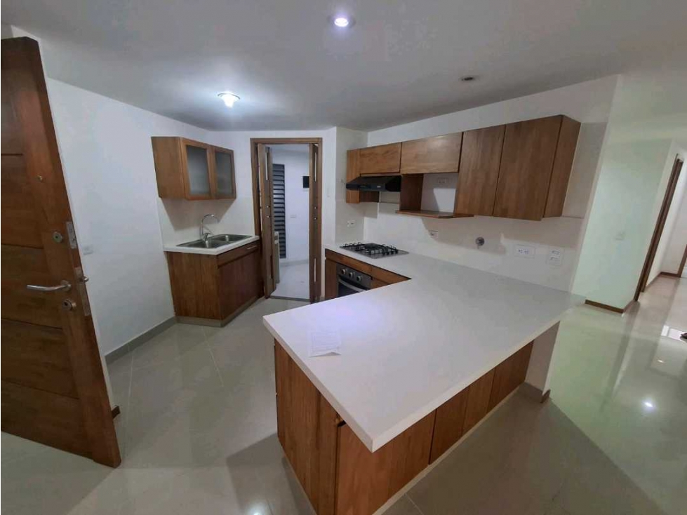 SE VENDE APTO EN SABANETA — foto 2