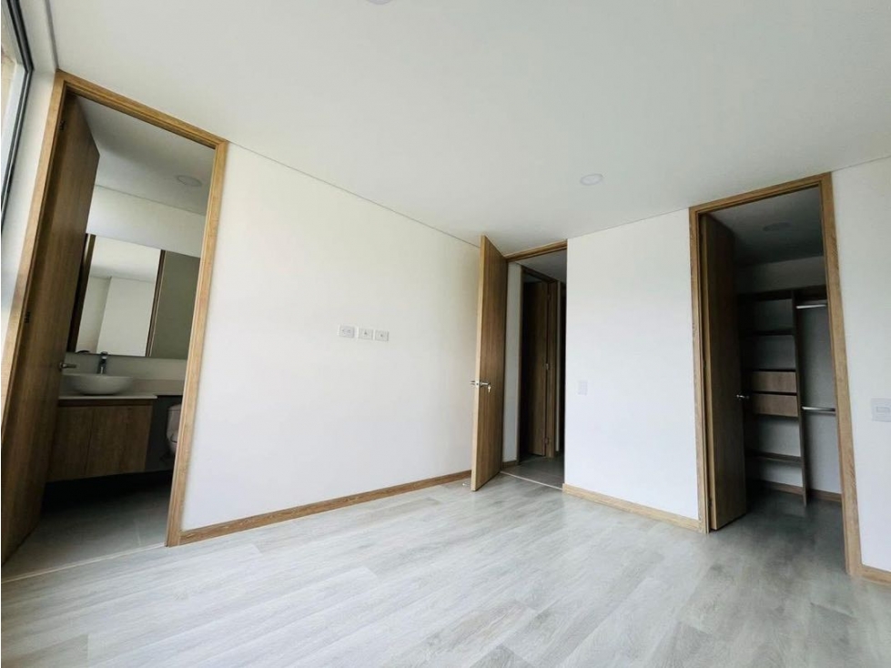 SE VENDE APTO EN SABANETA LOMA SAN JOSE PARTE BAJA - 2