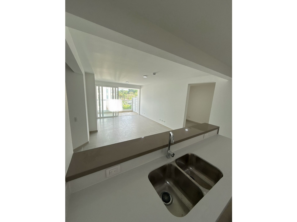Se vende apto pance para estrenar