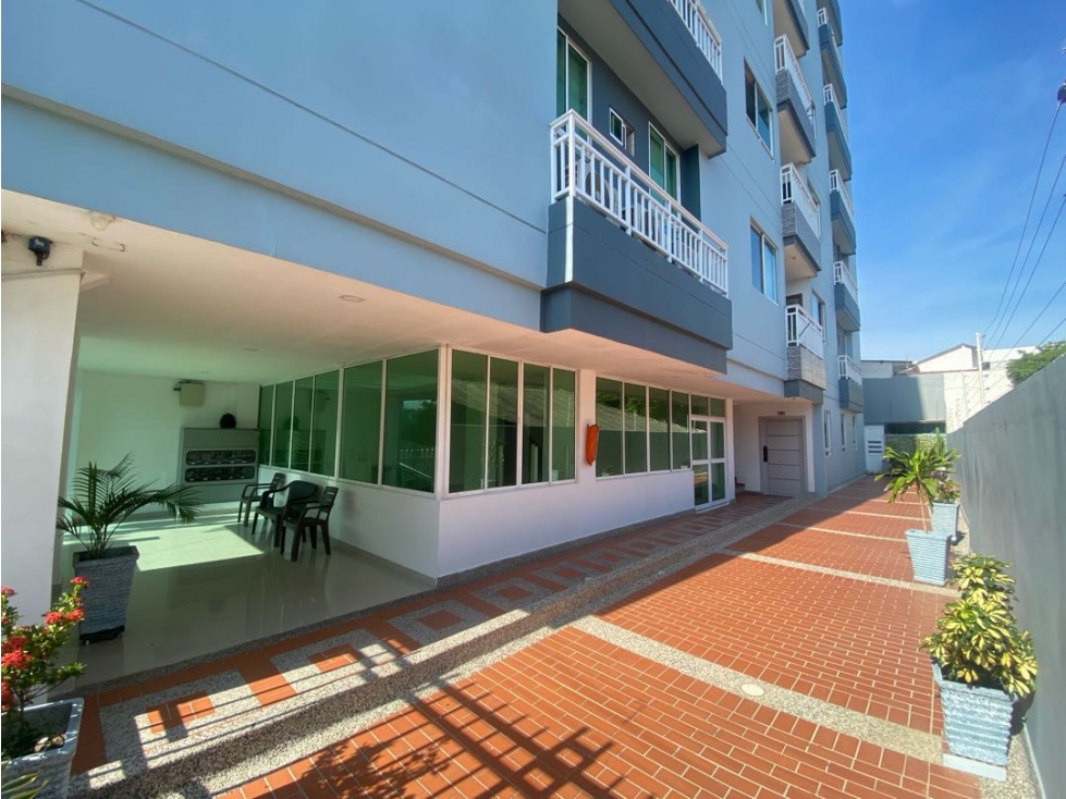 SE VENDE APTO PISO 2 ACCESO ESCALERAS SIN PARQUEADERO BARRIO RECREO